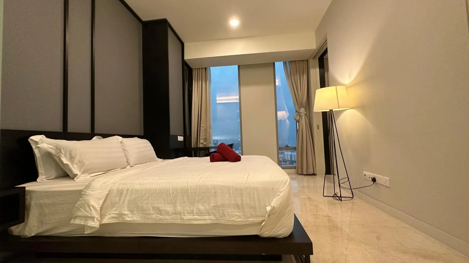 Tropicana The Residence Klcc By Sky World Kuala Lumpur